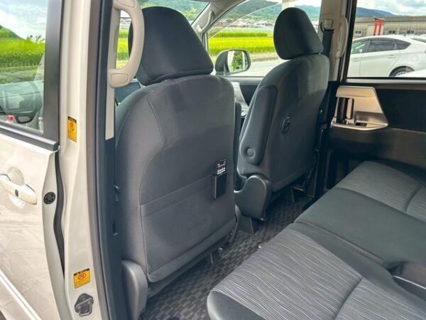 Ref:AUX-19564114 TOYOTA VOXY 2012 - Image 16