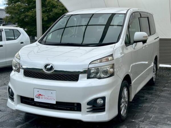 Ref:AUX-19564114 TOYOTA VOXY 2012
