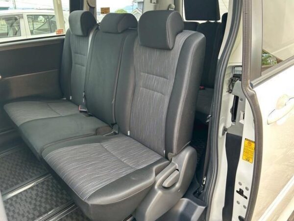 Ref:AUX-19564114 TOYOTA VOXY 2012 - Image 8