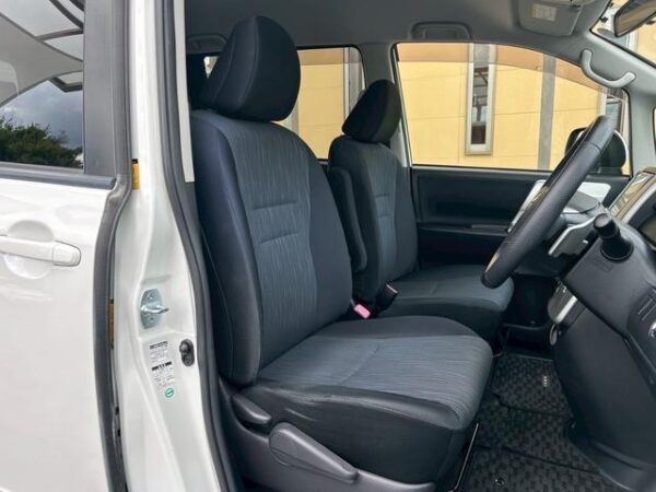 Ref:AUX-19564114 TOYOTA VOXY 2012 - Image 10