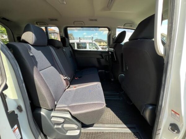 Ref:AUX-19564137 TOYOTA NOAH 2020 - Image 11