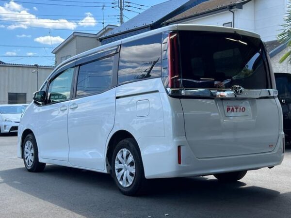 Ref:AUX-19564137 TOYOTA NOAH 2020 - Image 18