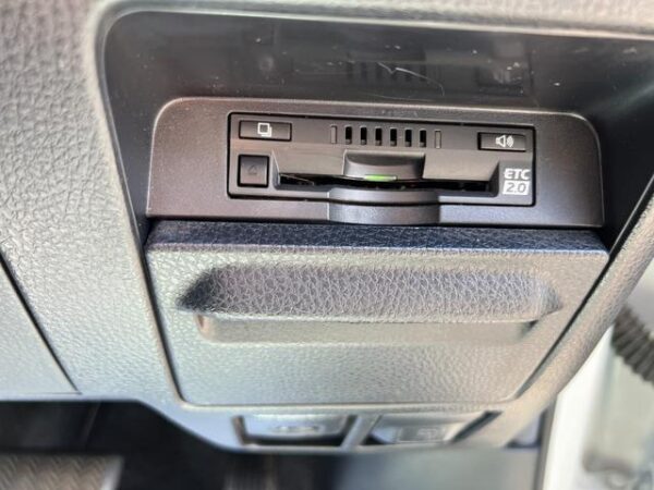 Ref:AUX-19564137 TOYOTA NOAH 2020 - Image 6