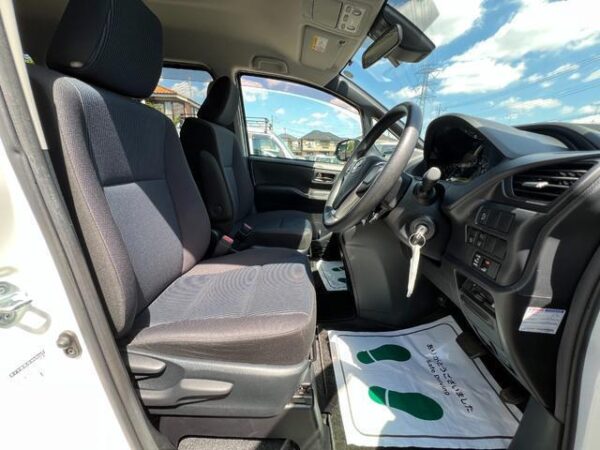 Ref:AUX-19564137 TOYOTA NOAH 2020 - Image 10