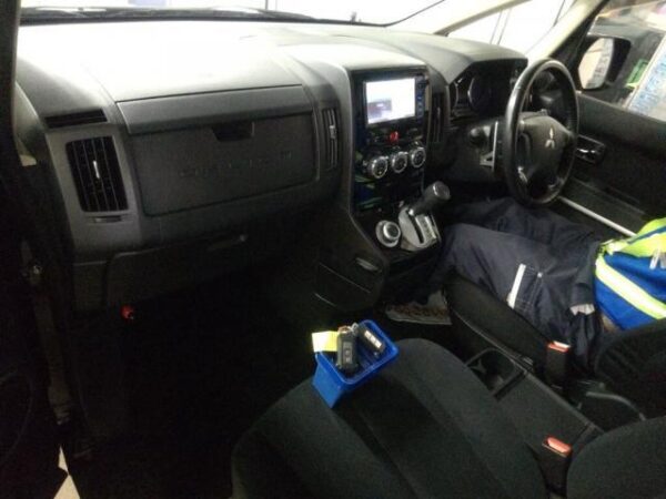 Ref:AUX-19568815 MITSUBISHI DELICA D:5 2019 - Image 3