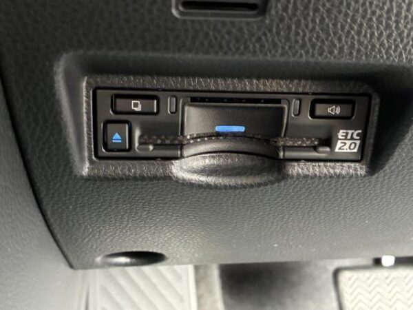 Ref:AUX-19572241 TOYOTA NOAH 2022 - Image 18