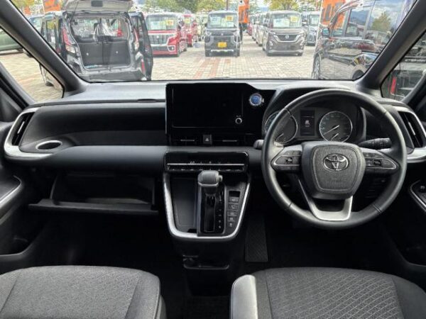 Ref:AUX-19572241 TOYOTA NOAH 2022 - Image 3