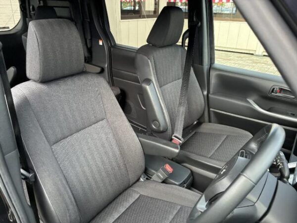 Ref:AUX-19572241 TOYOTA NOAH 2022 - Image 4