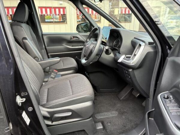 Ref:AUX-19572241 TOYOTA NOAH 2022 - Image 5