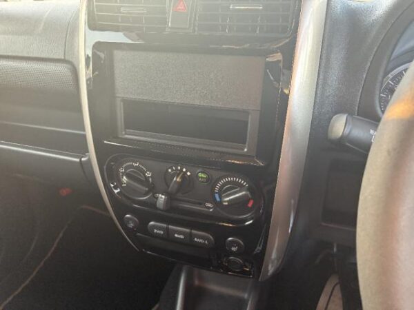 Ref:AUX-19572284 SUZUKI JIMNY 2016 - Image 11