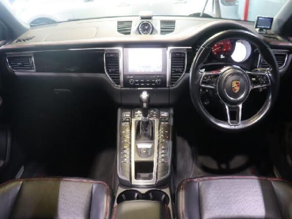 Ref:AUX-19572374 PORSCHE MACAN 2017 - Image 2