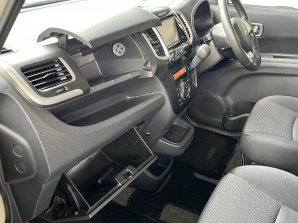 Ref:AUX-19572497 MITSUBISHI DELICA D:2 2014 - Image 18