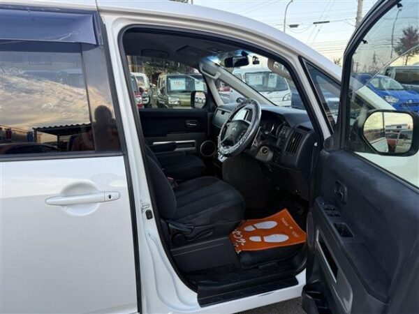 Ref:AUX-19572584 MITSUBISHI DELICA D:5 2016 - Image 10
