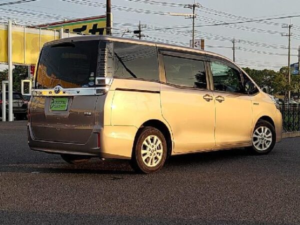 Ref:AUX-19572666 TOYOTA VOXY 2017 - Image 2