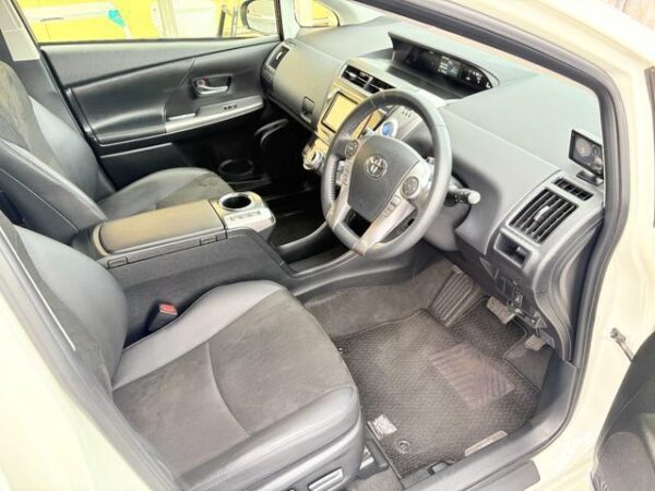 Ref:AUX-19579565 TOYOTA PRIUS ALPHA 2019 - Image 12