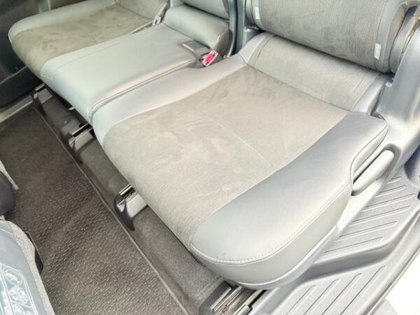 Ref:AUX-19579565 TOYOTA PRIUS ALPHA 2019 - Image 18