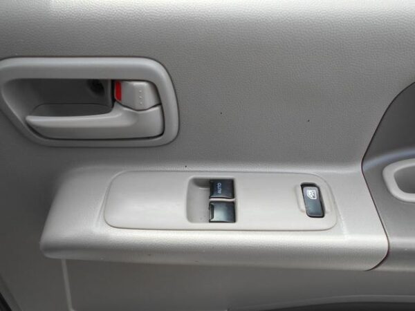 Ref:AUX-19594719 MAZDA SCRUM 2011 - Image 11