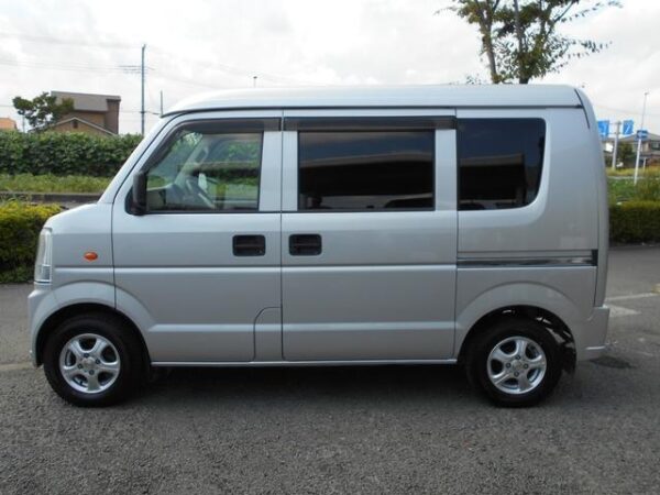Ref:AUX-19594719 MAZDA SCRUM 2011 - Image 4