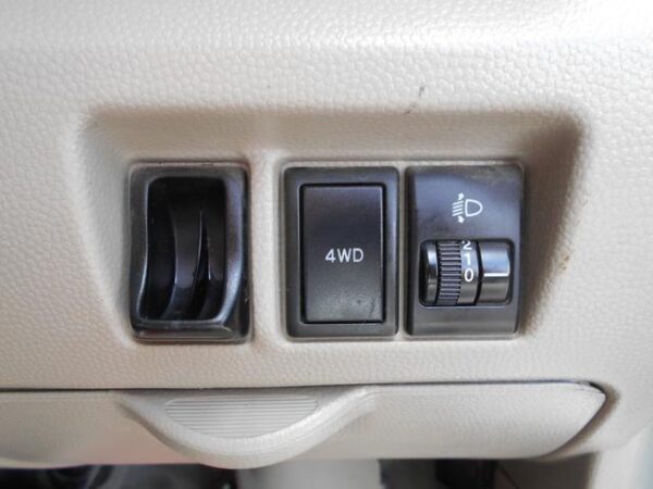 Ref:AUX-19594719 MAZDA SCRUM 2011 - Image 7