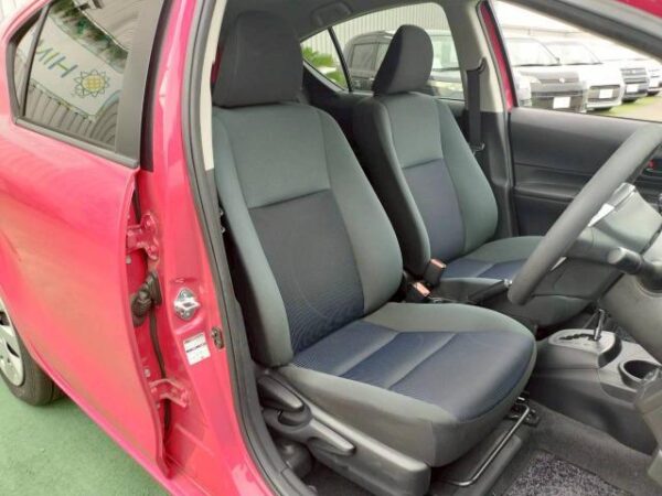 Ref:AUX-19601200 TOYOTA AQUA 2015 - Image 11
