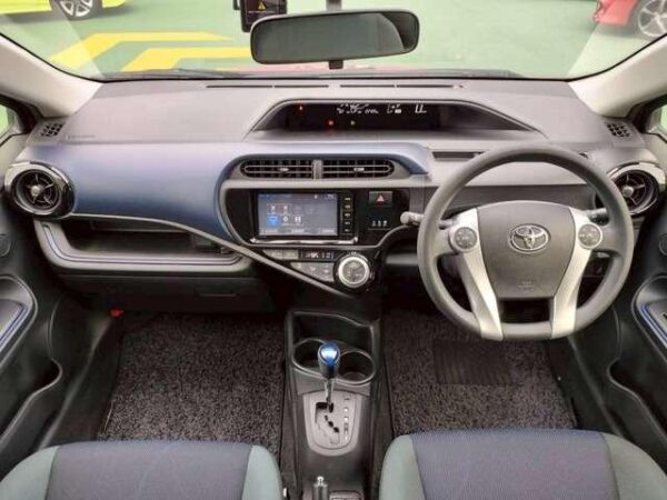 Ref:AUX-19601200 TOYOTA AQUA 2015 - Image 5