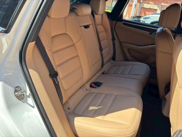 Ref:AUX-19602436 PORSCHE MACAN 2024 - Image 11