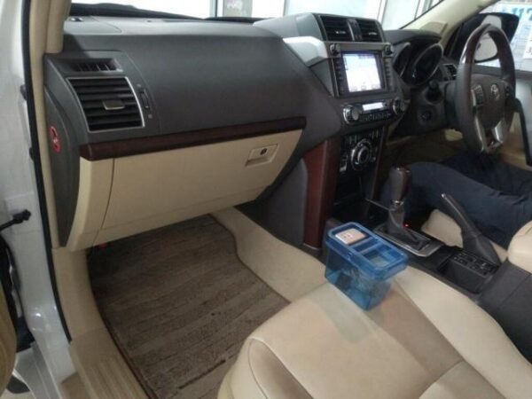 Ref:AUX-19606244 TOYOTA LAND CRUISER PRADO 2017 - Image 3