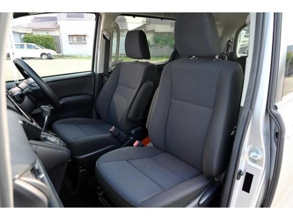 Ref:AUX-19618009 TOYOTA NOAH 2017 - Image 12
