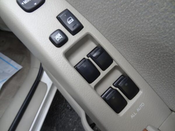 Ref:AUX-19618413 TOYOTA ISIS 2010 - Image 12