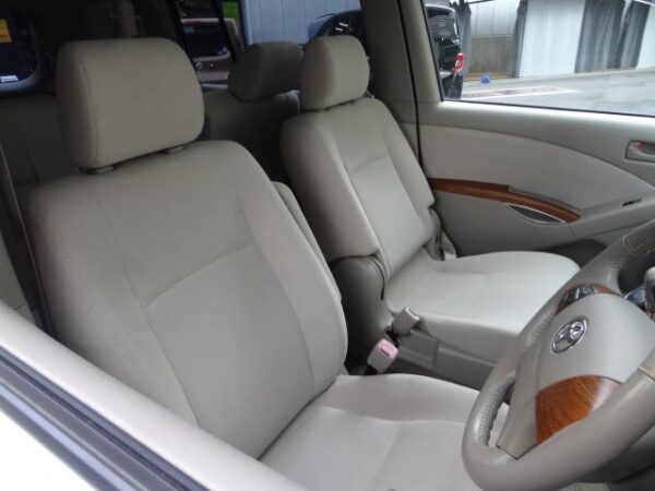 Ref:AUX-19618413 TOYOTA ISIS 2010 - Image 15