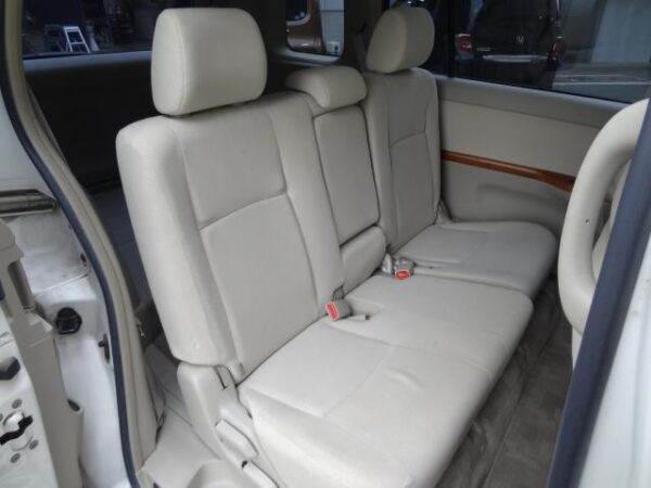 Ref:AUX-19618413 TOYOTA ISIS 2010 - Image 18