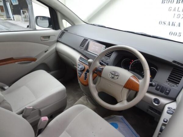 Ref:AUX-19618413 TOYOTA ISIS 2010 - Image 19