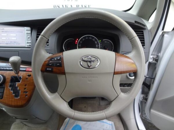 Ref:AUX-19618413 TOYOTA ISIS 2010 - Image 4