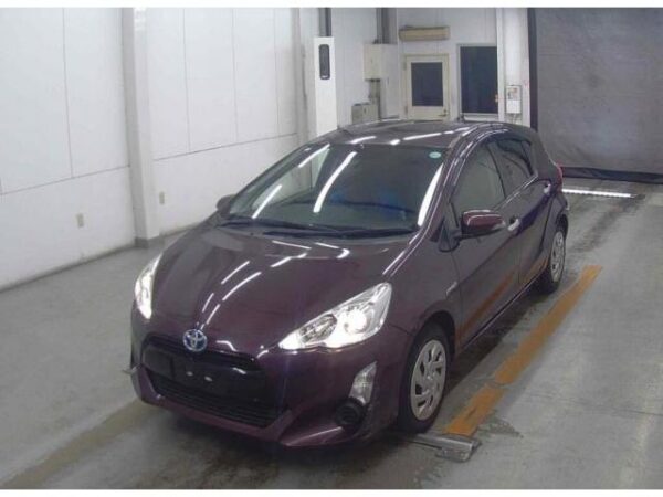 Ref:AUX-19625154 TOYOTA AQUA 2017