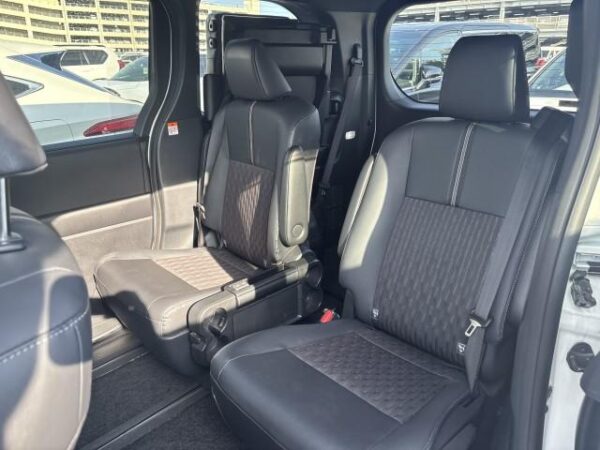 Ref:AUX-19629554 TOYOTA NOAH 2023 - Image 3