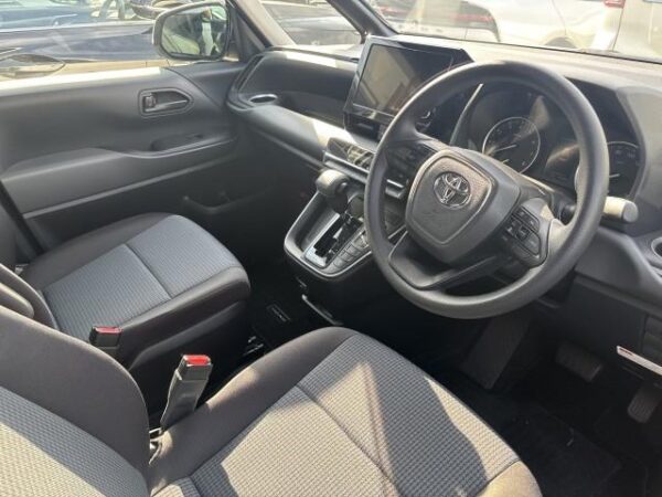 Ref:AUX-19629599 TOYOTA NOAH 2022 - Image 13