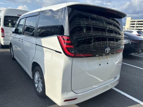 Ref:AUX-19629599 TOYOTA NOAH 2022 - Image 9