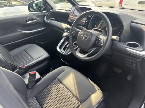 Ref:AUX-19629599 TOYOTA NOAH 2022 - Image 10