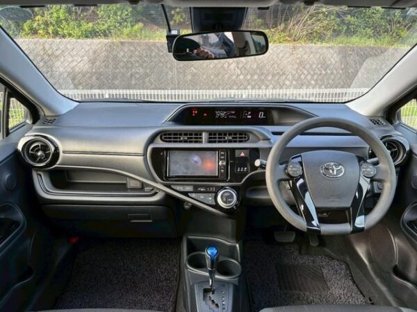 Ref:AUX-19644527 TOYOTA AQUA 2017 - Image 3