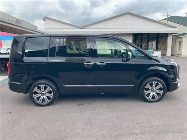 Ref:AUX-19648717 MITSUBISHI DELICA D:5 2023 - Image 4