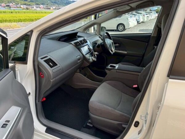 Ref:AUX-19656049 TOYOTA PRIUS ALPHA 2013 - Image 12