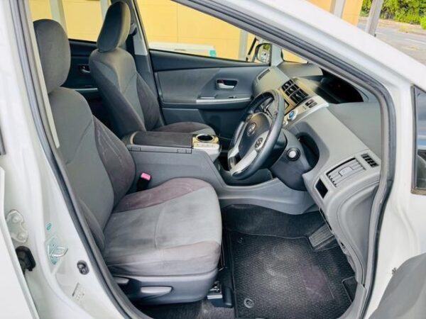 Ref:AUX-19656049 TOYOTA PRIUS ALPHA 2013 - Image 13