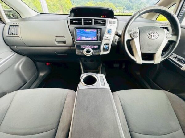 Ref:AUX-19656049 TOYOTA PRIUS ALPHA 2013 - Image 3