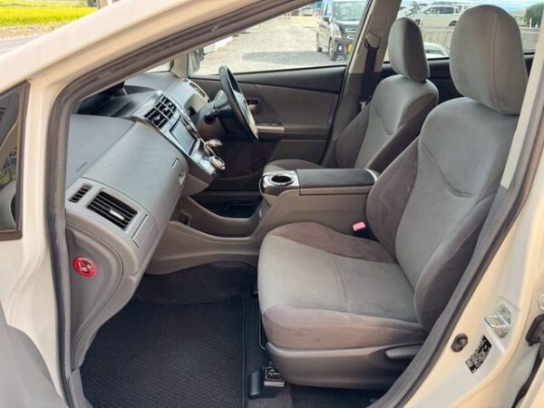 Ref:AUX-19656049 TOYOTA PRIUS ALPHA 2013 - Image 7