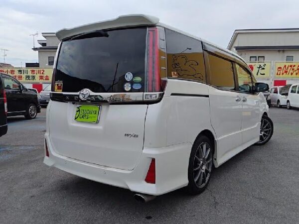 Ref:AUX-19660906 TOYOTA NOAH 2019 - Image 2
