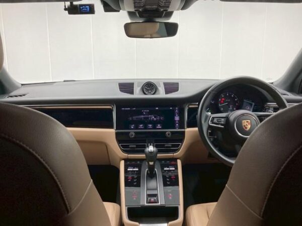 Ref:AUX-19660962 PORSCHE MACAN 2023 - Image 3