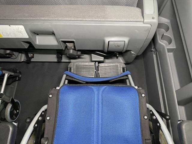 Ref:AUX-19664732 TOYOTA HIACE COMMUTER 2010 - Image 16