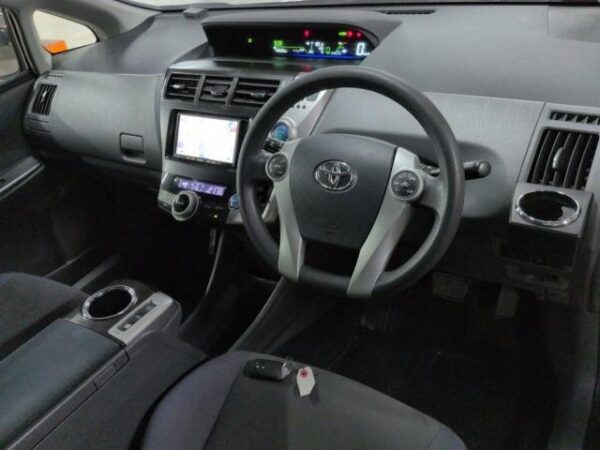 Ref:AUX-19676910 TOYOTA PRIUS ALPHA 2013 - Image 3