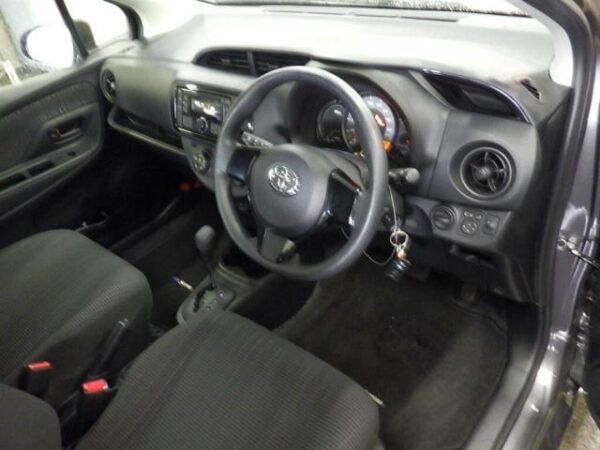 Ref:AUX-19680524 TOYOTA VITZ 2018 - Image 3