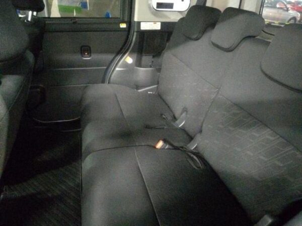 Ref:AUX-19680625 TOYOTA ROOMY 2017 - Image 4